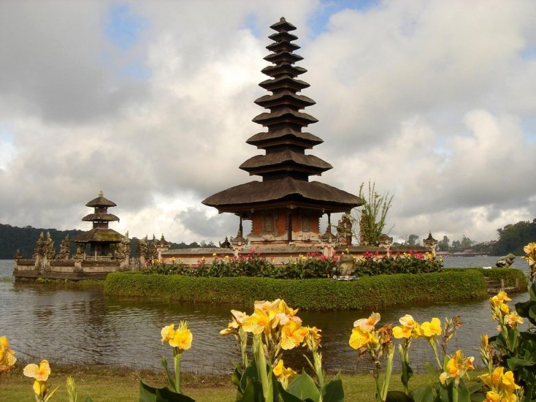 Индонезийское чудо: Пура Улун Дану Братан Азия,Бали,Индонезия,храмы