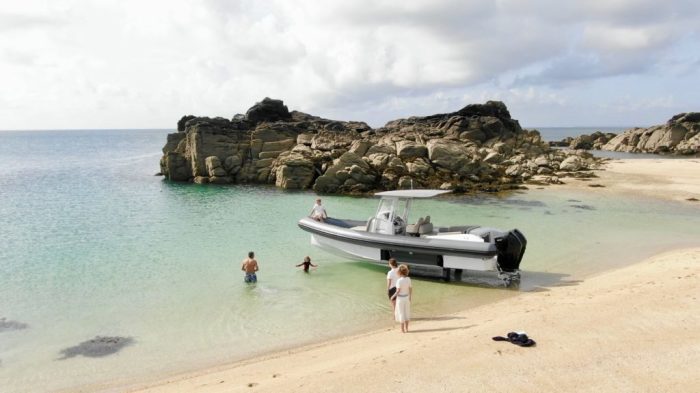 Яхта на гусеницах за 15 200 000 рублей 