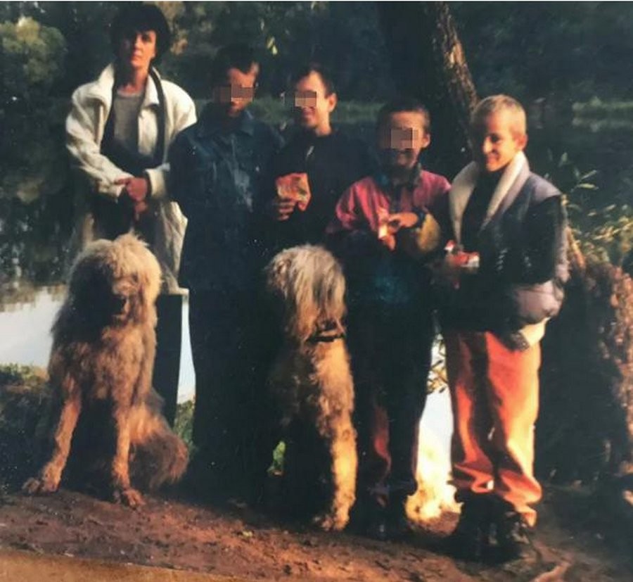 Иван Мишуков: мальчик выживал в стае собак в Реутове Иван Мишуков: мальчик выживал в стае собак в Реутове дети,жизнь,истории,общество,происшествия,собаки