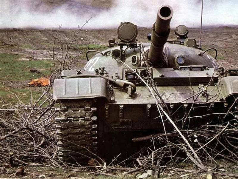 На южный фланг спецоперации перебрасываются устаревшие танки Т-62. Зачем украина