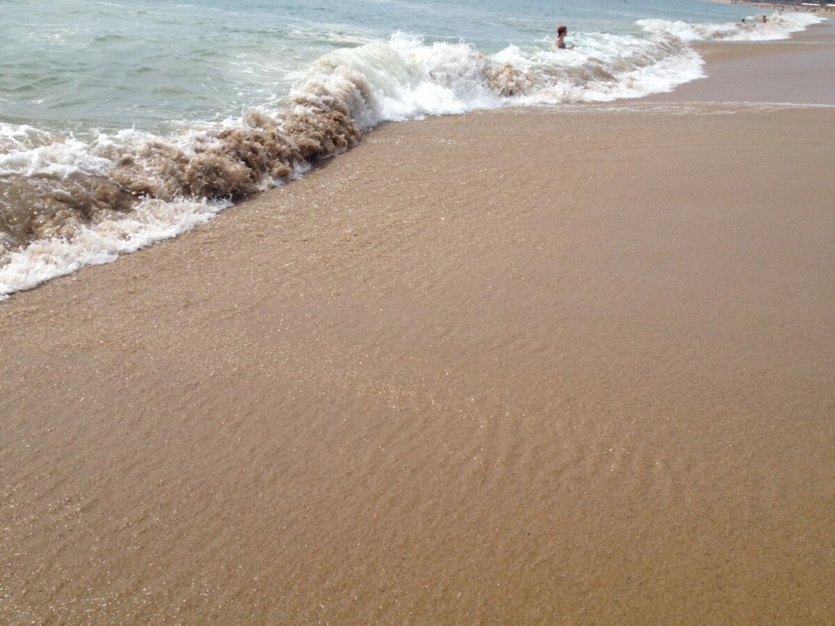 Морские волны, с песком уносят наши печальные мысли....