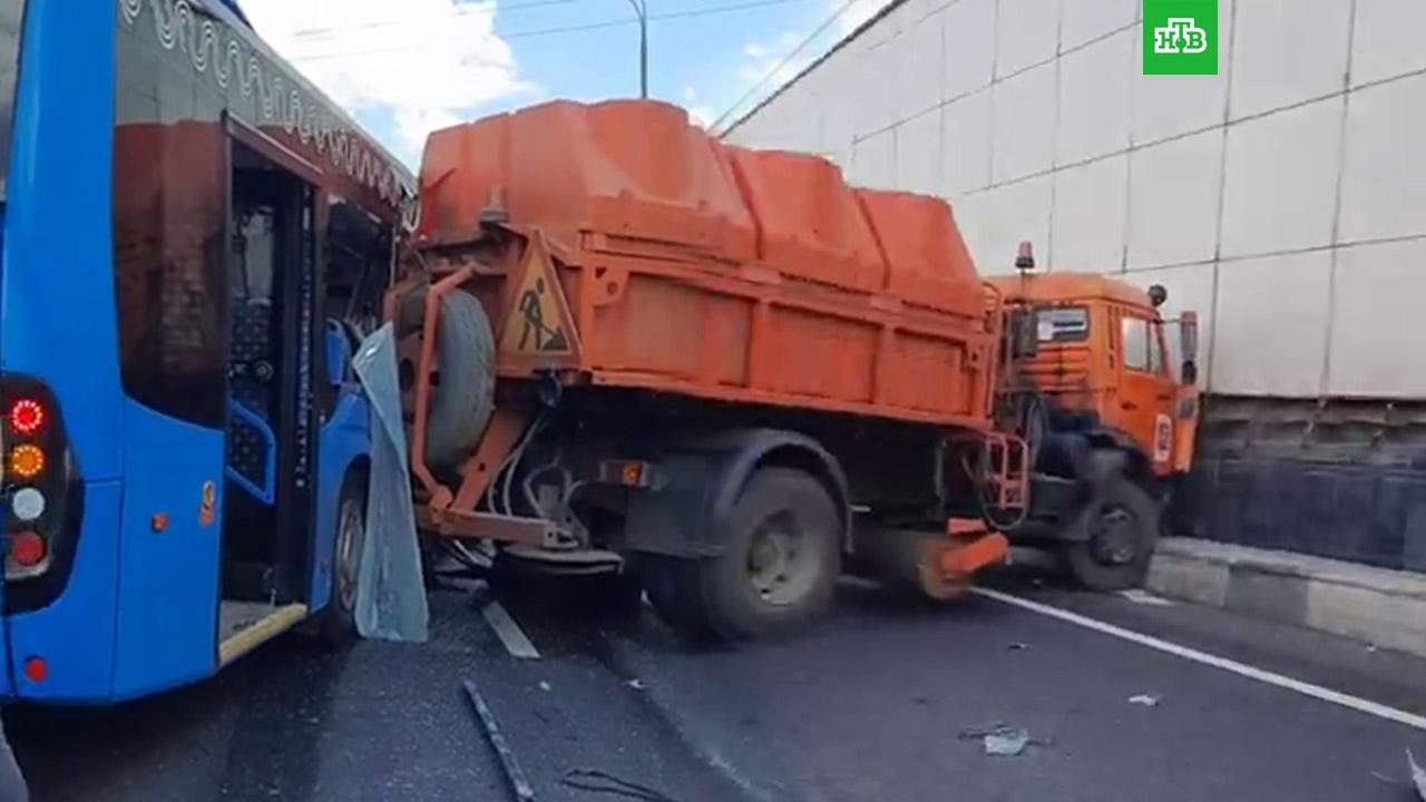 Водитель столкнувшегося с «КамАЗом» автобуса задержан