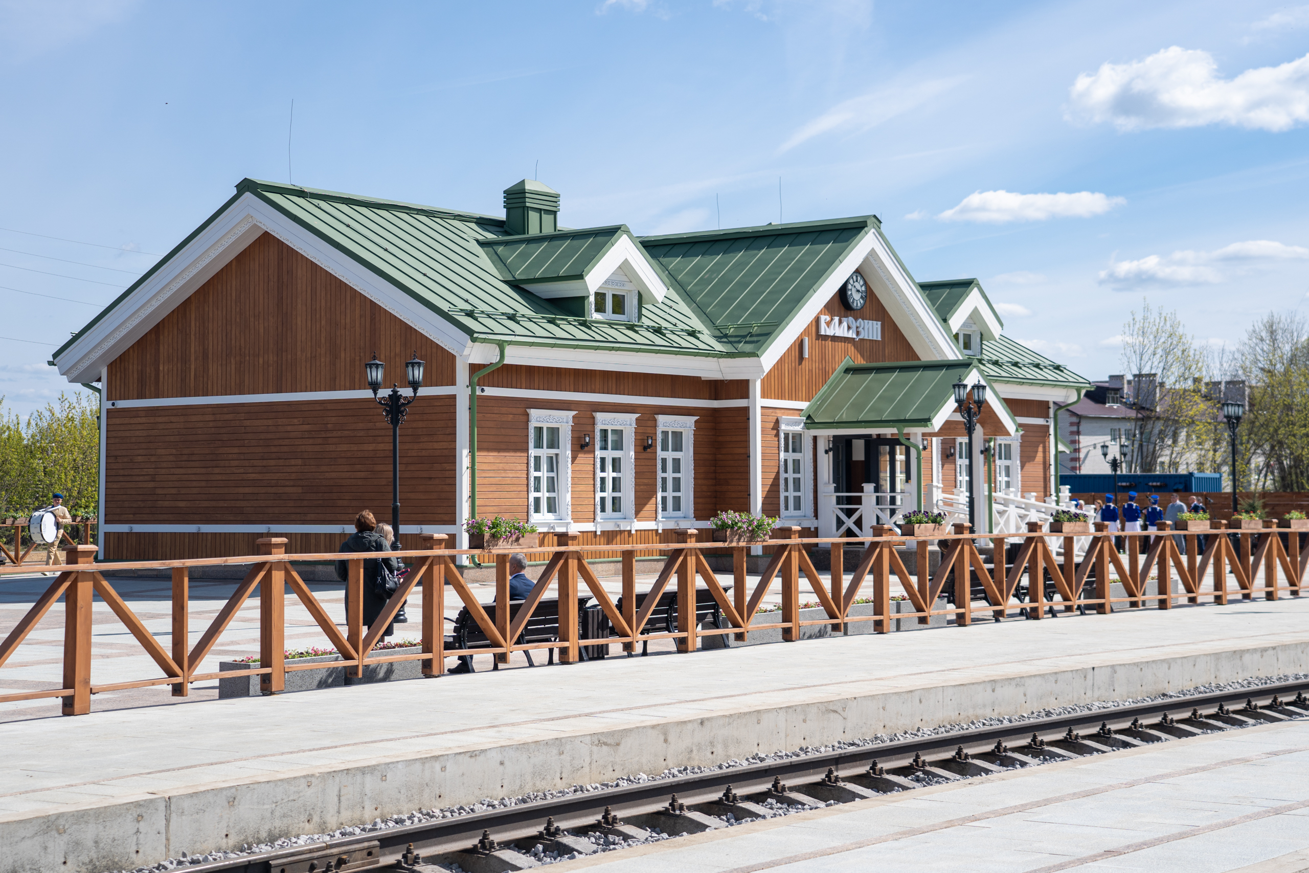 Блогер показал новое здание железнодорожного вокзала в Калязине