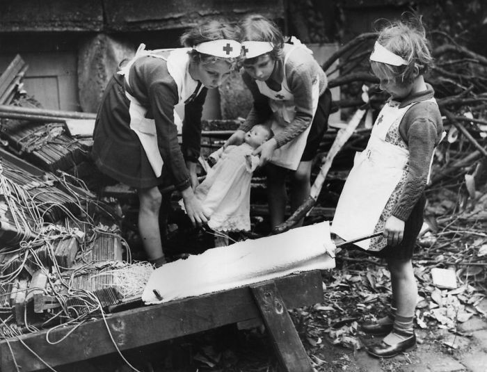 21. Юные медсестры, Лондон, 1940 год  детство, прошлое, фотография