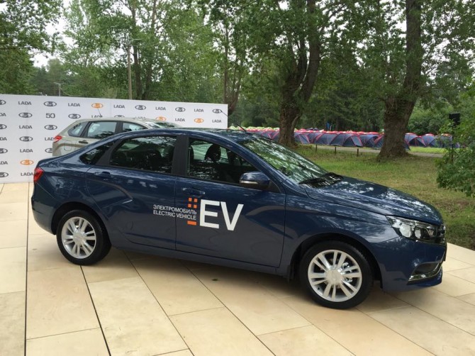 АВТОВАЗ представил электромобиль на базе LADA Vesta