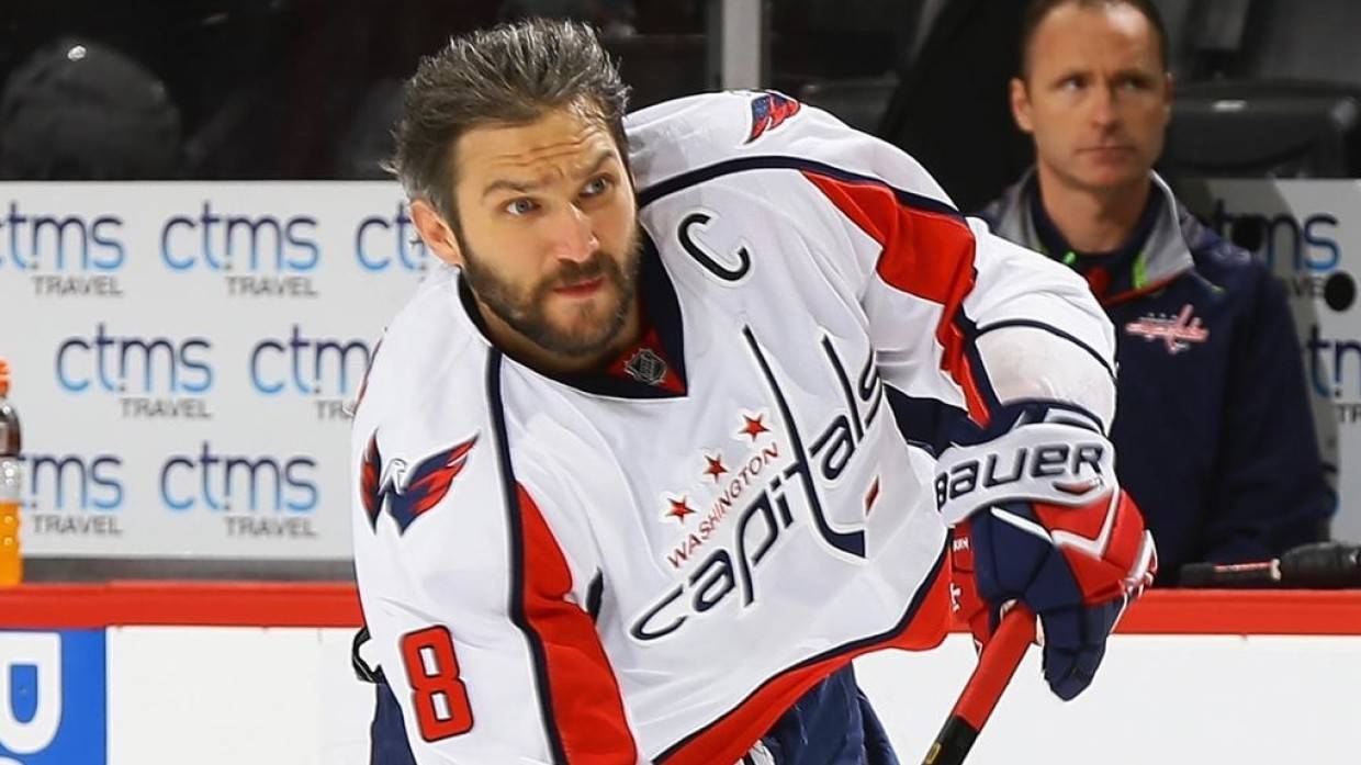 Фетисов заявил, что Овечкин хочет обогнать Гретцки в списке лучших снайперов НХЛ Спорт