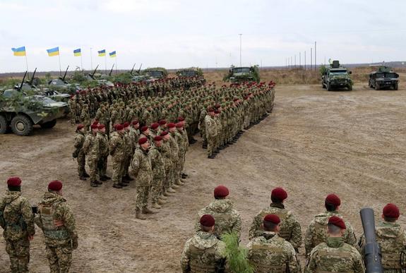 Политолог Сатановский: стянувший в Донбасс половину своей армии Киев «явно готовится к зачистке» ДНР и ЛНР