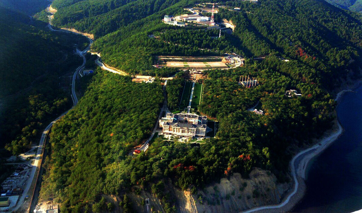 Нехилая такая территория