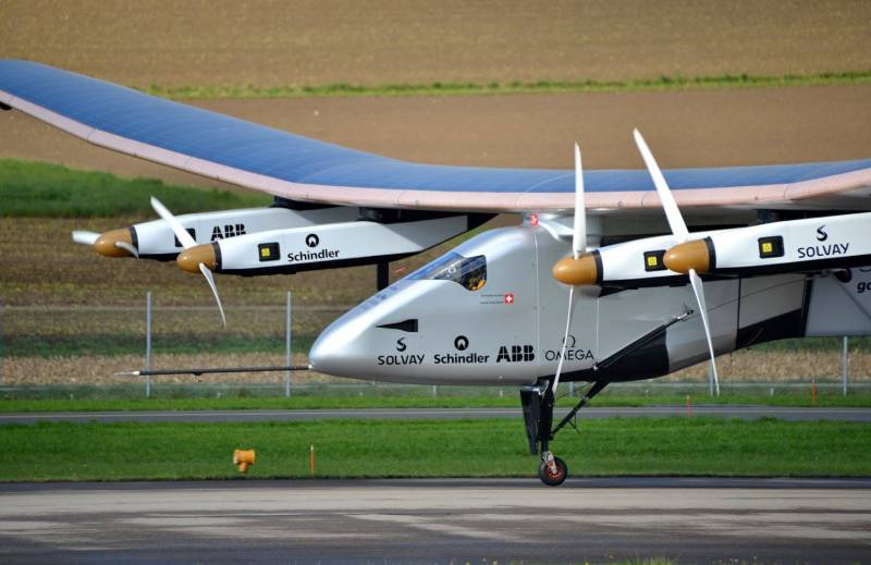 Самолет Solar Impulse 2 станет «атмосферным спутником» для ВМС США