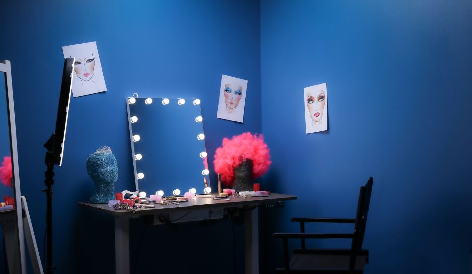 Косметическое зеркало с подсветкой