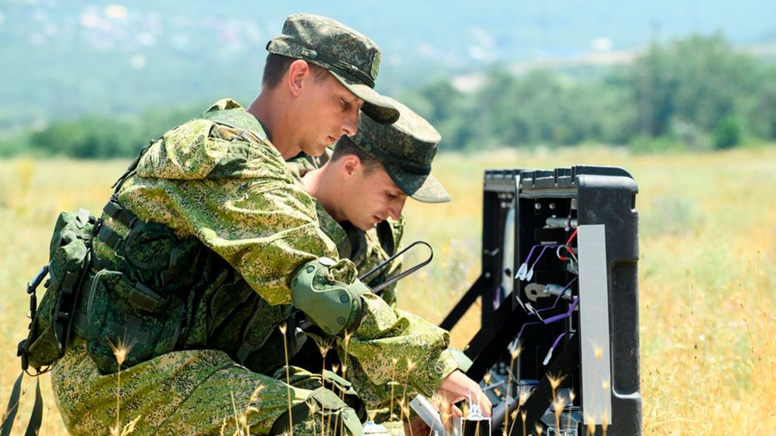 Подразделение связи. Учения связистов. Военная связь России. Десантники Связисты. Техническая разведка.