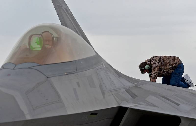 Отказаться и закупить. Планы Пентагона по развитию тактической авиации ВВС