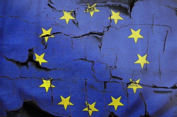 Европа готовит ответ: Брюссель недоволен антироссийскими санкциями США