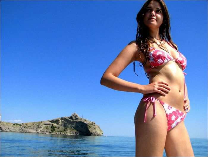 Симпатичные девушки загорают Симпатичные девушки загорают позитив