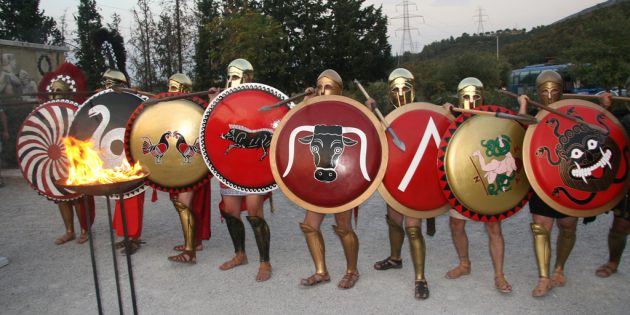 Спартанцы носили щиты с изображением буквы