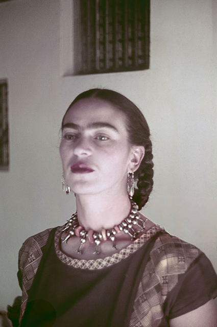 Минутка ретро: как Фрида Кало создавала свой легендарный образ экспертиза красоты