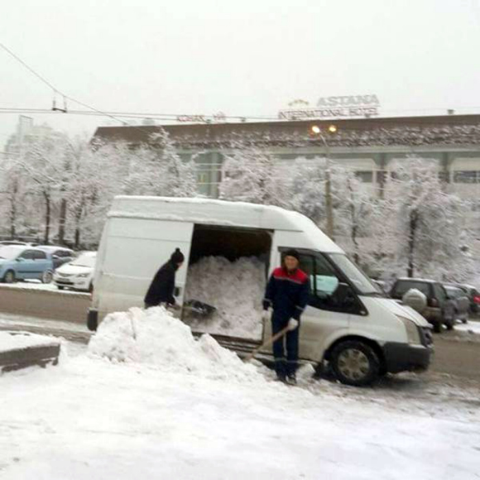 Секретная технология уборки снега. | Фото: Taringa!