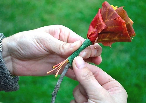 Что сделать из осенних листьев: 10 идей красивых и необычных поделок с инструкциями декор,мастер-класс