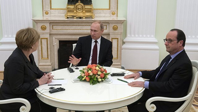 Президент России Владимир Путин, канцлер ФРГ А.Меркель и президент Франции Франсуа Олландом. Архивное фото