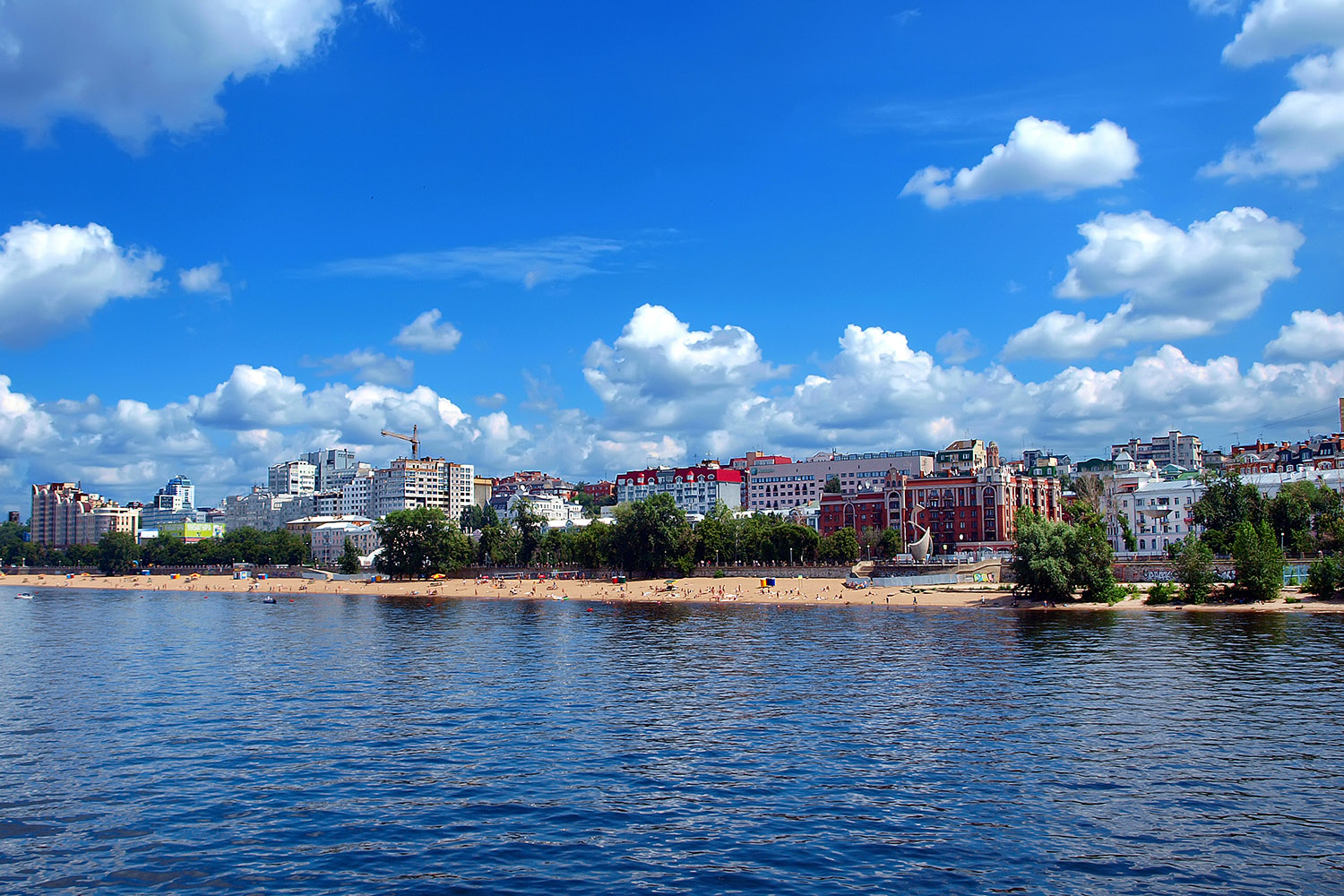 Самара город на волге. Самара набережная Волги. Вода Волга Самара. Самара вид с Волги.