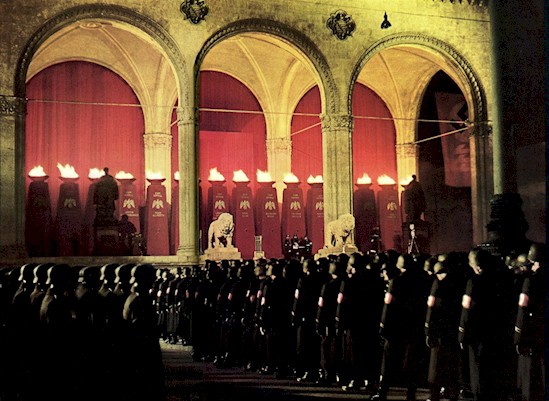 2. Церемония принятия в ряды офицеров СС на ночь, ужасы, фото