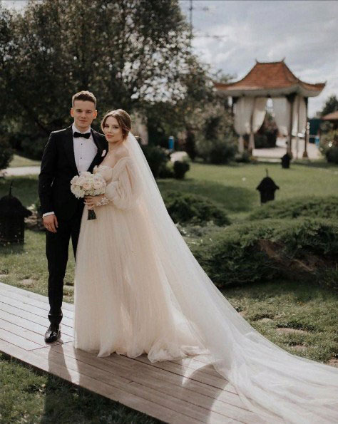 Сын Валерии женился: Трогательные фото со свадебной церемонии