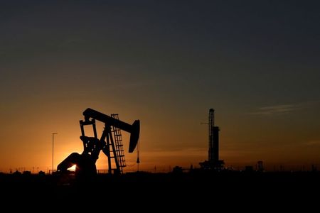 Последствия урагана Ида продолжают толкать цену нефти вверх