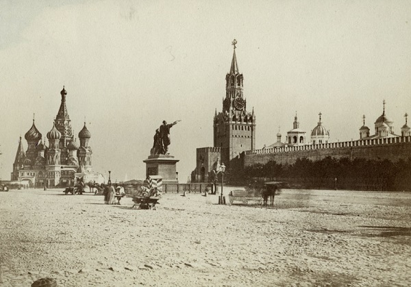 Почему русские цари запрещали хоронить людей в пределах Кремля