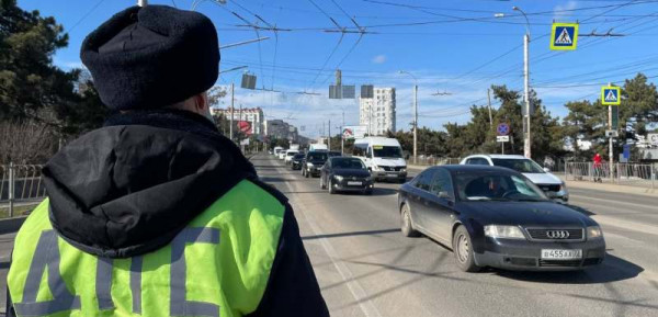 Автоинспекторы Севастополя провели рейд «Пешеходный переход»
