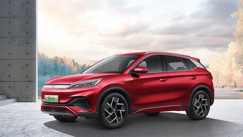  BYD продал 552 076 автомобилей в первом квартале 2023 года, что на 90% больше, чем в первом квартале 2022 года