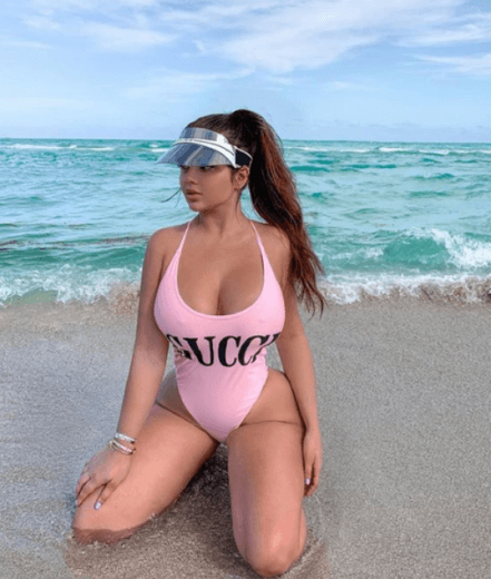 девушка на пляже