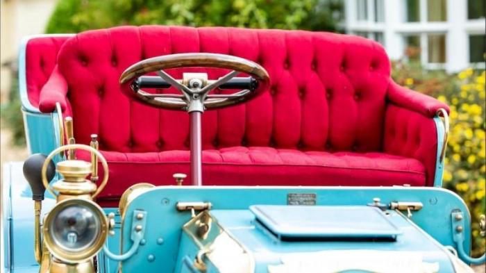 Один из первых автомобилей, выставлен на аукцион Один из первых автомобилей, выставлен на аукцион