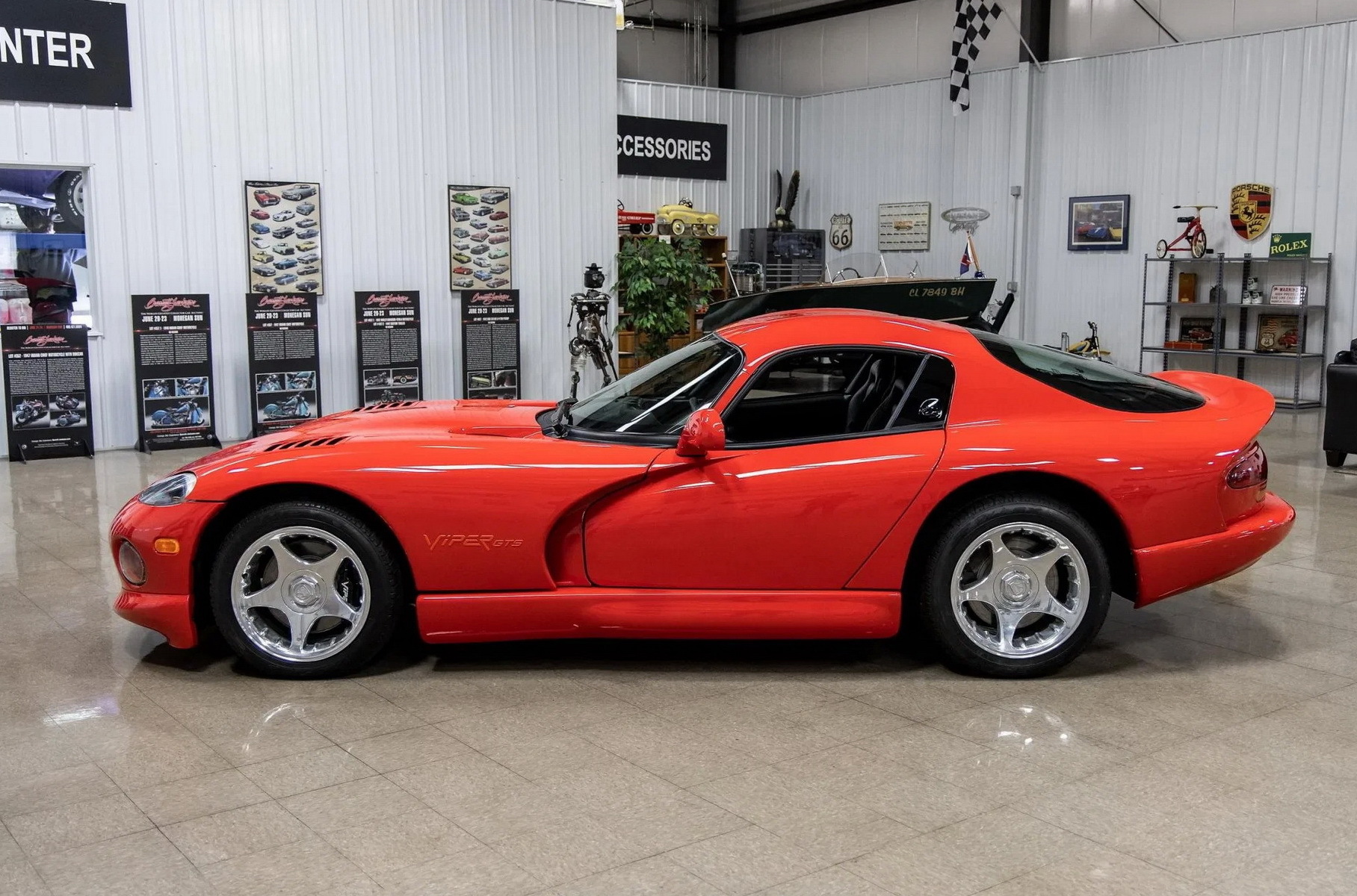 Новый Dodge Viper 1997 года выпуска продадут на аукционе Новости