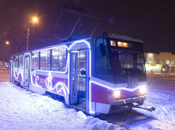 А как вам новогодний трамвай? новогоднее настроение, новый год, транспорт, украшения