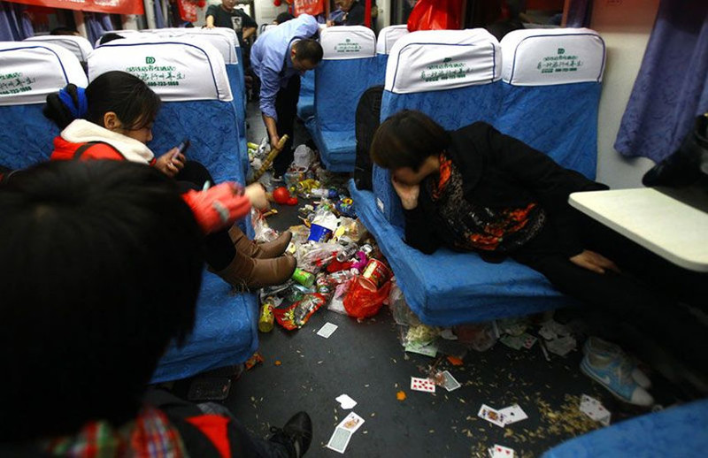 Вот в это — превращаются китайские поезда в праздничное время в час пик китай, поезд
