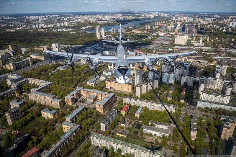 Москва из кабины самолета Ил-78 Москва из кабины самолета Ил-78