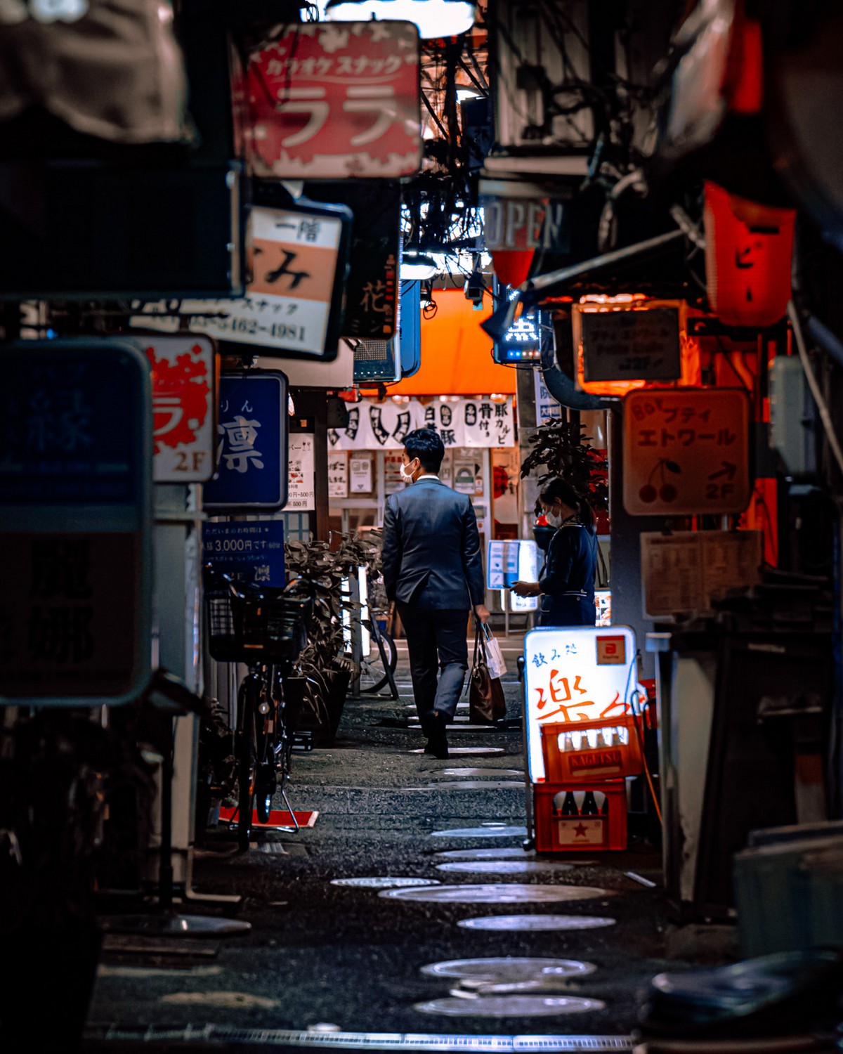 На улицах Токио города, Казуя, фотосъемку, Токио, Японский, площади, своими, аудиторией, делится, Instagram, языке, английском, ведёт, Юноша, Москвой, можно, размеру, сопоставить, интересными, плотность
