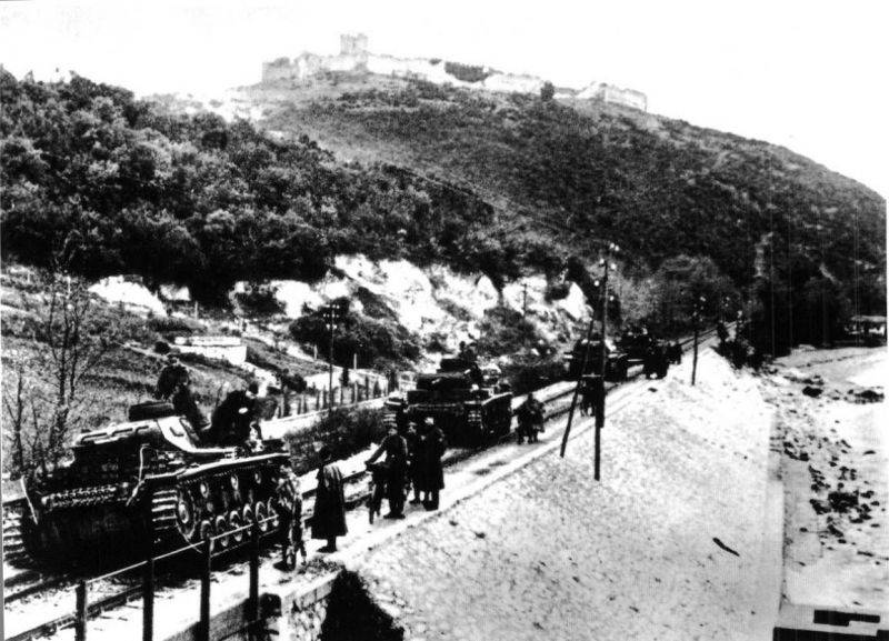 Падение Афин. Немецкий блицкриг в Греции Падение Афин. Немецкий блицкриг в Греции история