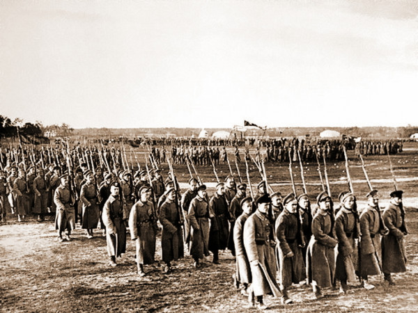 На Ходынском поле состоялся первый военный парад Красной Армии