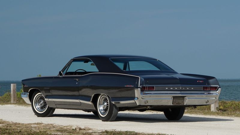 Полуспортивные авто 60-х отличались редкой элегантностью Полуспортивные авто 60-х отличались редкой элегантностью