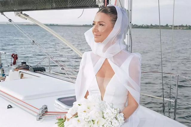 Елена Блиновская в третий раз сыграла свадьбу с мужем в честь годовщины брака Новости