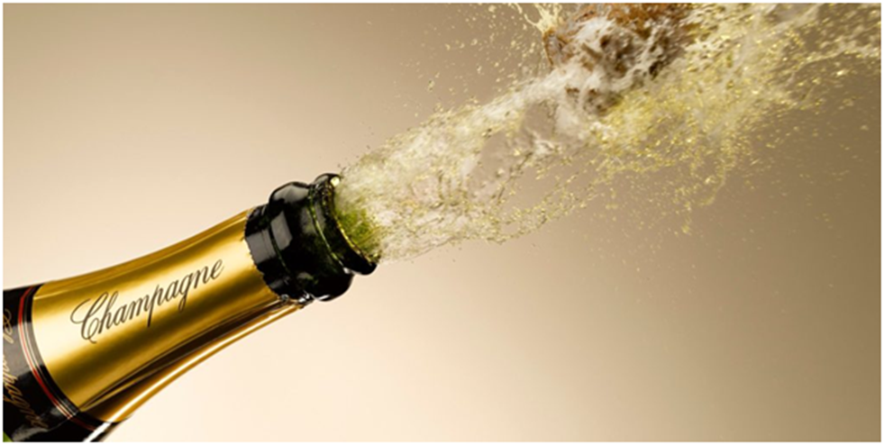 Шампанское с "волшебными" пузырьками является неизменным атрибутом любого торжества.