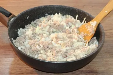 Пироги с мясным фаршем, овощами и соусом: шаг 11