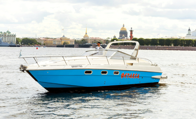 Лето в Санкт-Петербурге: Фетакса создала «греческий» водный маршрут