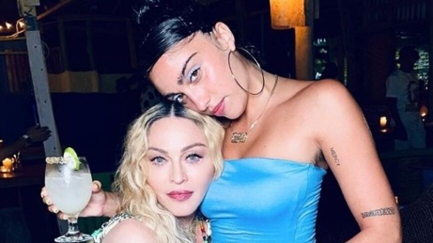 Миро похвалила дочь Мадонны за волосатые подмышки