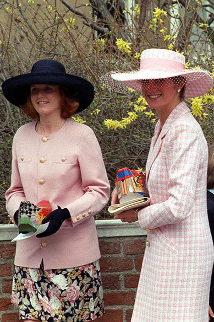 До Кейт и Меган: все об отношениях принцессы Дианы и Сары Фергюсон До Кейт и Меган: все об отношениях принцессы Дианы и Сары Фергюсон монархии