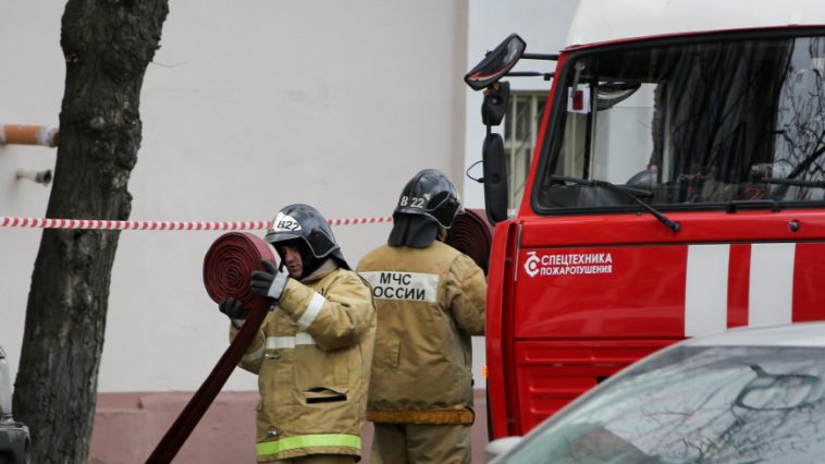 Пожарный поезд привлекли к тушению пожара в ночном клубе Москвы