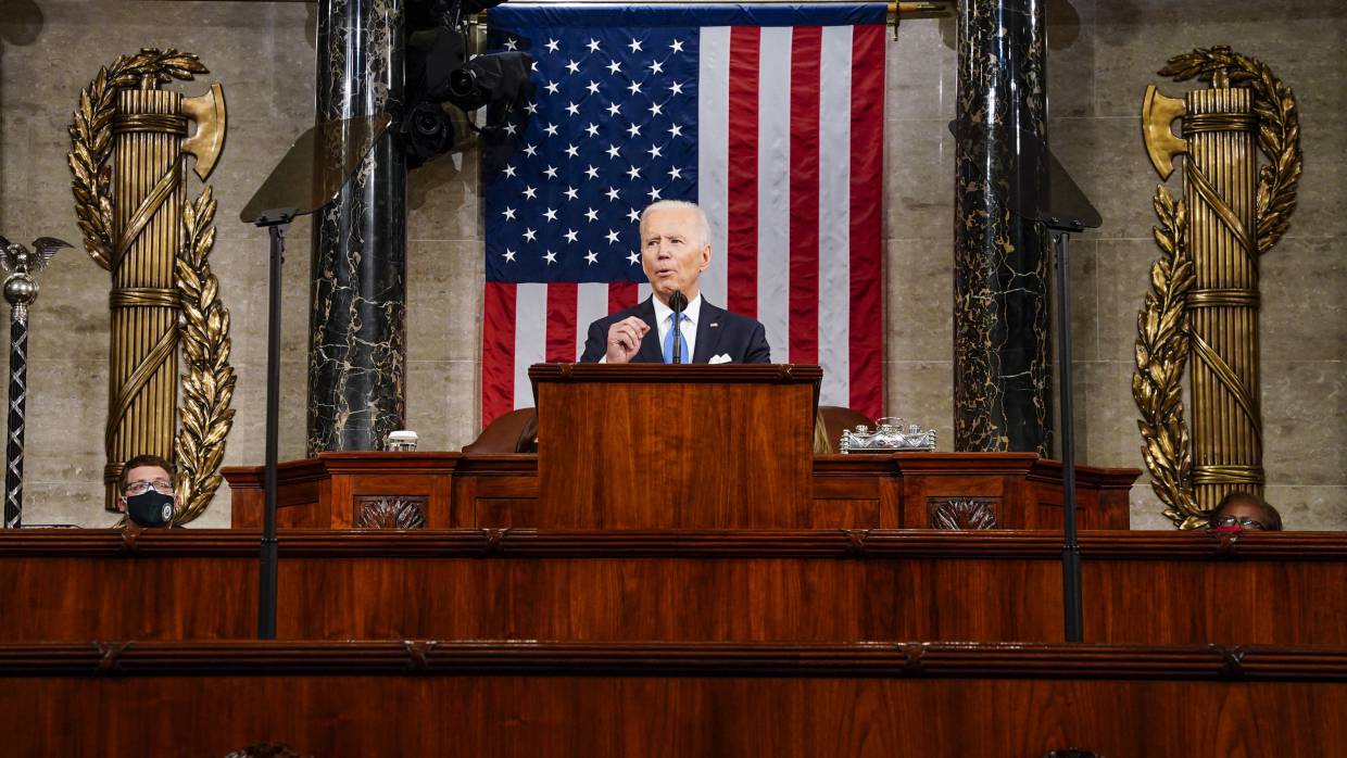 Байден снова грозит России «отключением от доллара» и пугает мир «вторжением на Украину» Политика