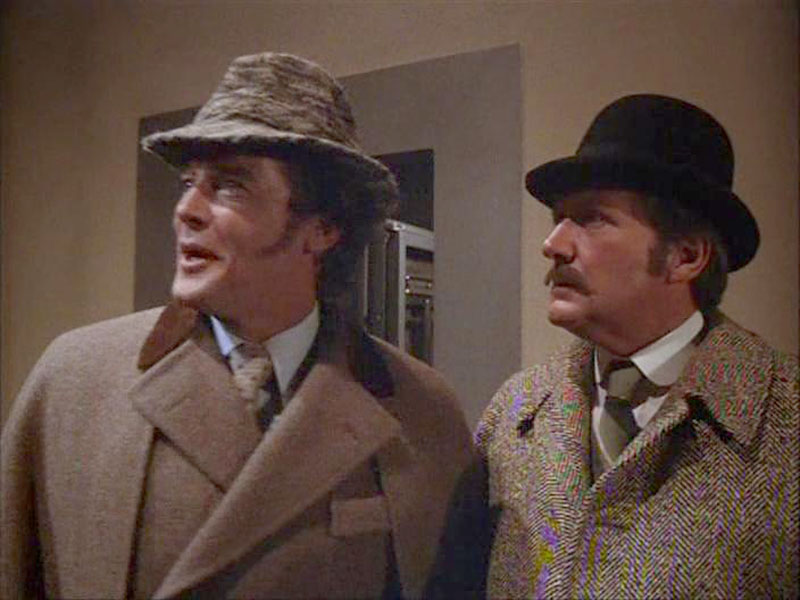 1976 г. Шерлок Холмс в Нью-Йорке. В роли Холмс Роджер Мур.jpg