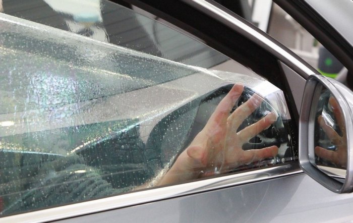 5 практичных советов, которые справятся с запотеванием стекол в автомобиле автомобиль,водителю на заметку,запотевание,конденсат,стекло